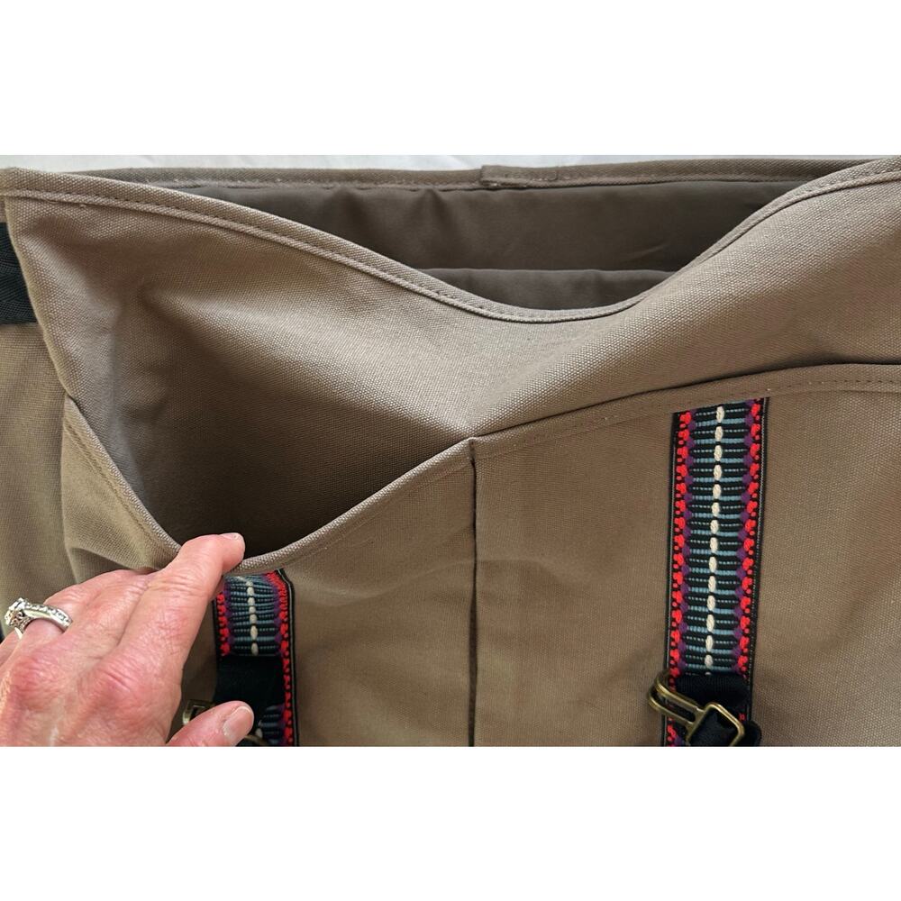 Dakine Tan Laptop Bag with Black Straps - Picture 8 of 8
